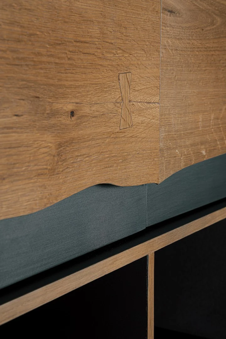 Cassettiera "Garwood" struttura in legno MDF con ante e cassetti