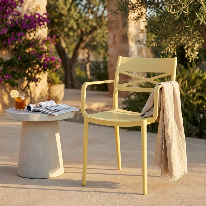 Poltrona Darleen in Polipropilene Premium
