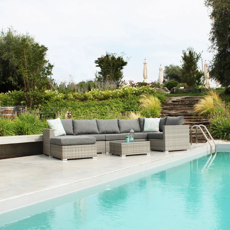 Poggiapiedi Copacabana Grigio: Comfort e Stile Raffinato per l'Outdoor