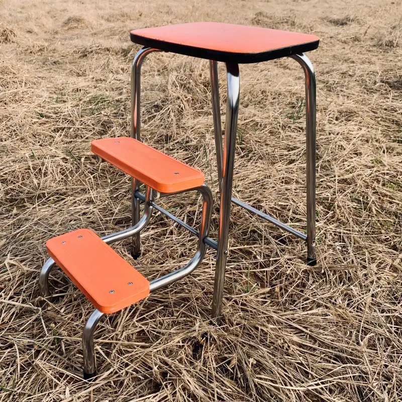 Sgabello Arancione da Cucina con scaletta - Italia 1970