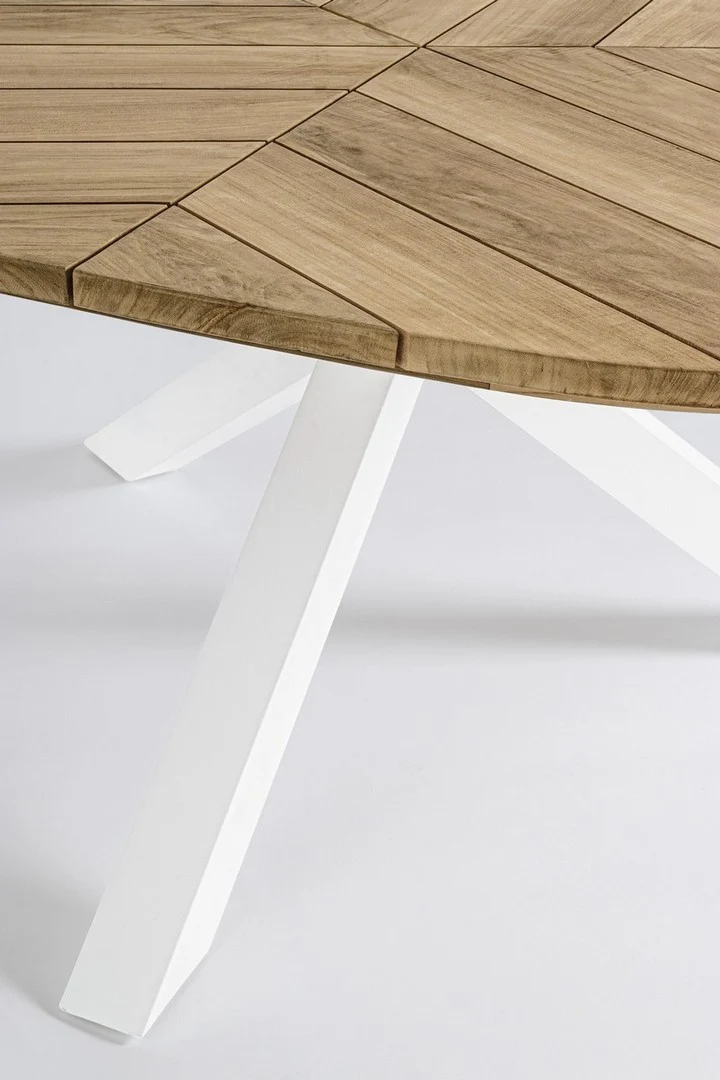 Tavolo ovale "Palmdale" con piano in legno teak, gambe in alluminio Bianco per esterno