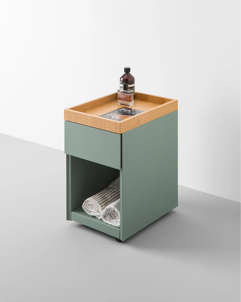 Cassettiera in metallo e piano in rovere Peddy