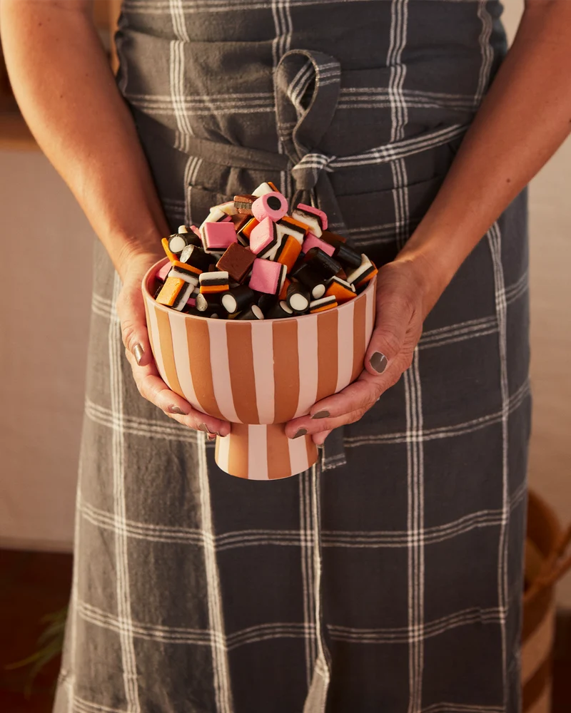 Bowl decorativa in ceramica fatta a mano con strisce Toppu