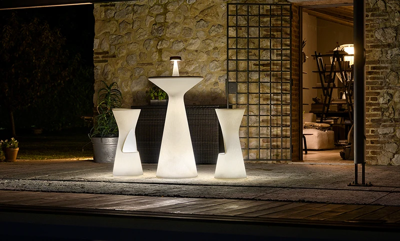 Struttura Tavolo "Fade" in polietilene per esterno, design by Marco Gregori
