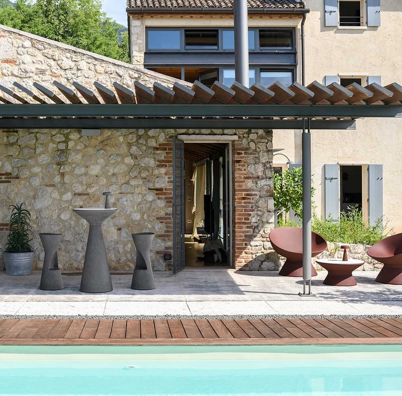 Struttura Tavolo "Fade" in polietilene per esterno, design by Marco Gregori