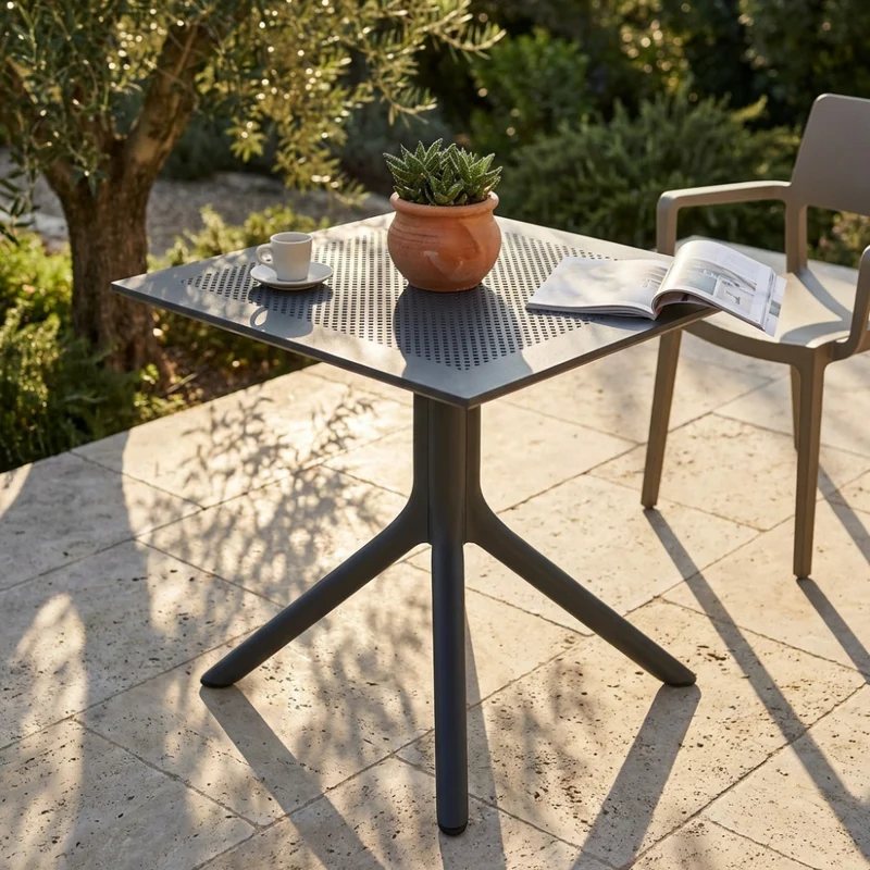 Tavolo da Giardino Jarvis 70x70 in Materiale Composito