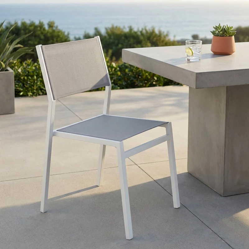 Cosma Sedia Outdoor con Struttura Geometrica in Alluminio