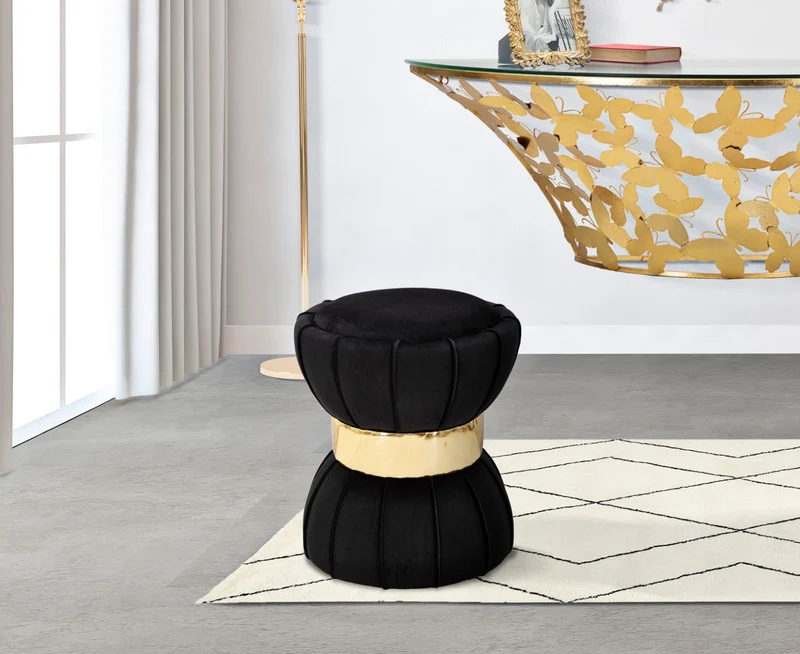 Sgabello "Flower" rotondo in velluto con fascia centrale color oro per interni