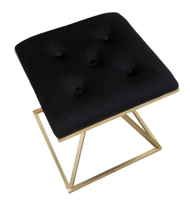 Sgabello "Piramid" quadrato in poliestere struttura in ferro color oro per interni