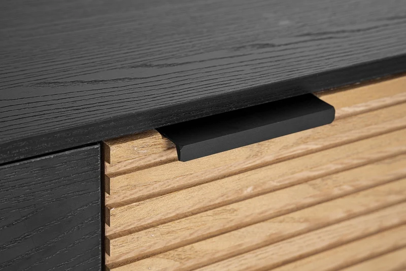 Mobile credenza "Allycia" in mdf-legno di frassino, gambe in acciaio, per interno