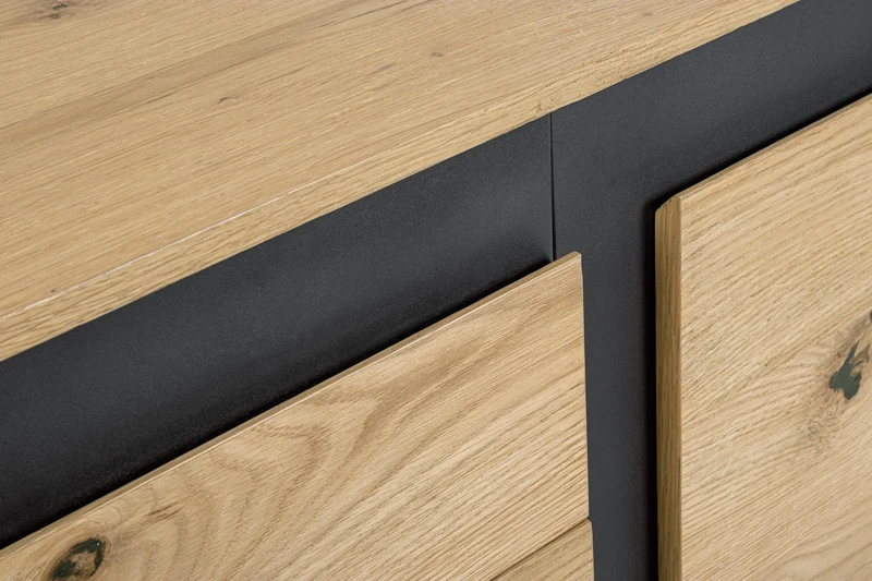 Credenza "Stanwood" con 3 ante e 3 cassetti, in mdf, finitura in rovere