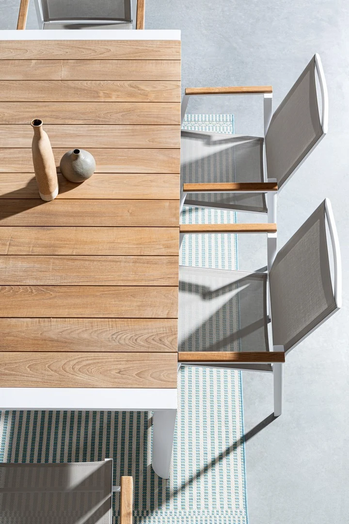 Tavolo fisso "Cameron" con struttura in alluminio, piano in teak 180 x 90 cm