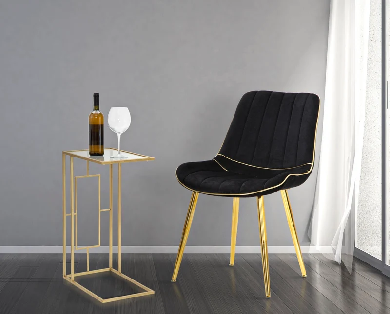 Sedia "Paris" in poliestere gambe in metallo color oro per interni