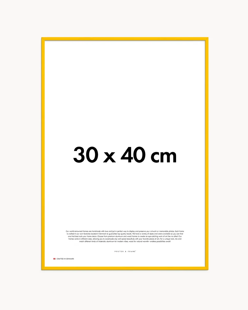 Cornice fatta a mano in legno giallo