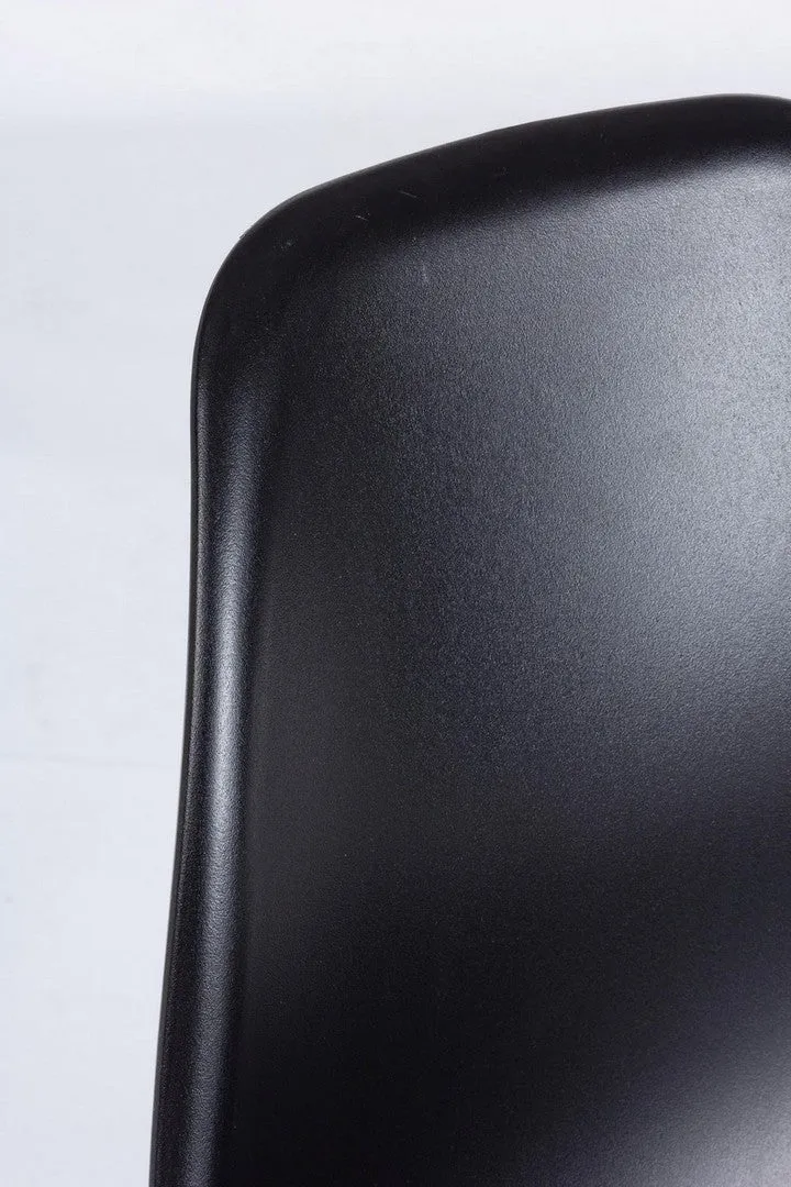 Sedia "Iris" con gambe in tubolare di acciaio verniciato a polvere, per arredo interno 45 x 52 x h 84 cm
