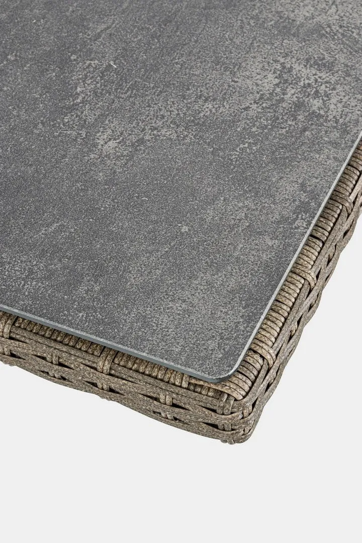 Tavolo "Kent" con struttura in alluminio, piano in ceramica, intreccio in fibra sintetica, per esterno
