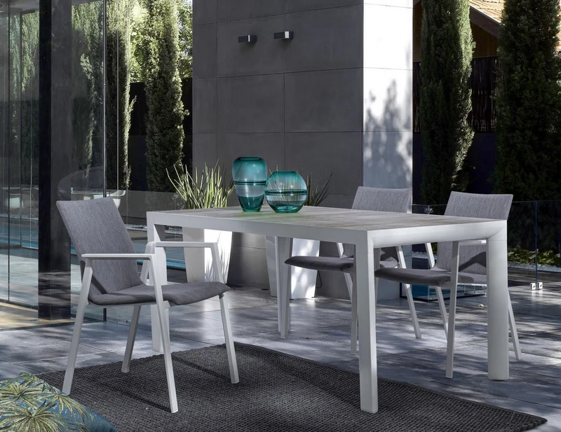 Tavolo rettangolare "Mason" con struttura in alluminio Lunar, piano in ceramica 220 x 100 cm