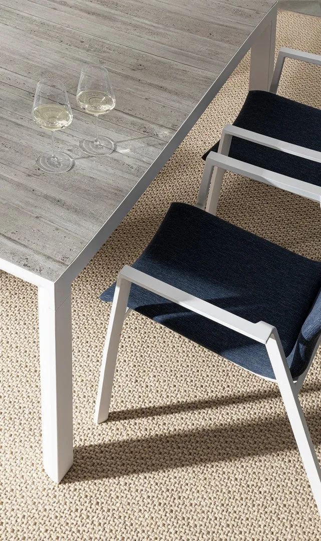 Tavolo rettangolare "Mason" con struttura in alluminio Lunar, piano in ceramica 220 x 100 cm
