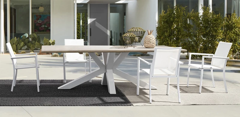 Tavolo rettangolare "Reynald" Bianco con piano in legno teak, gambe in alluminio, per esterno