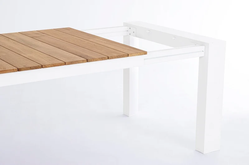 Tavolo allungabile "Cameron" con struttura in alluminio Bianco piano in teak da esterno