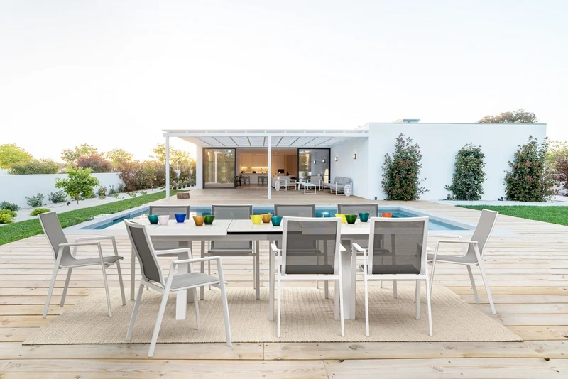 Tavolo allungabile "Krion" con struttura in alluminio Bianco, piano in ceramica, da 205/265 x 103 cm