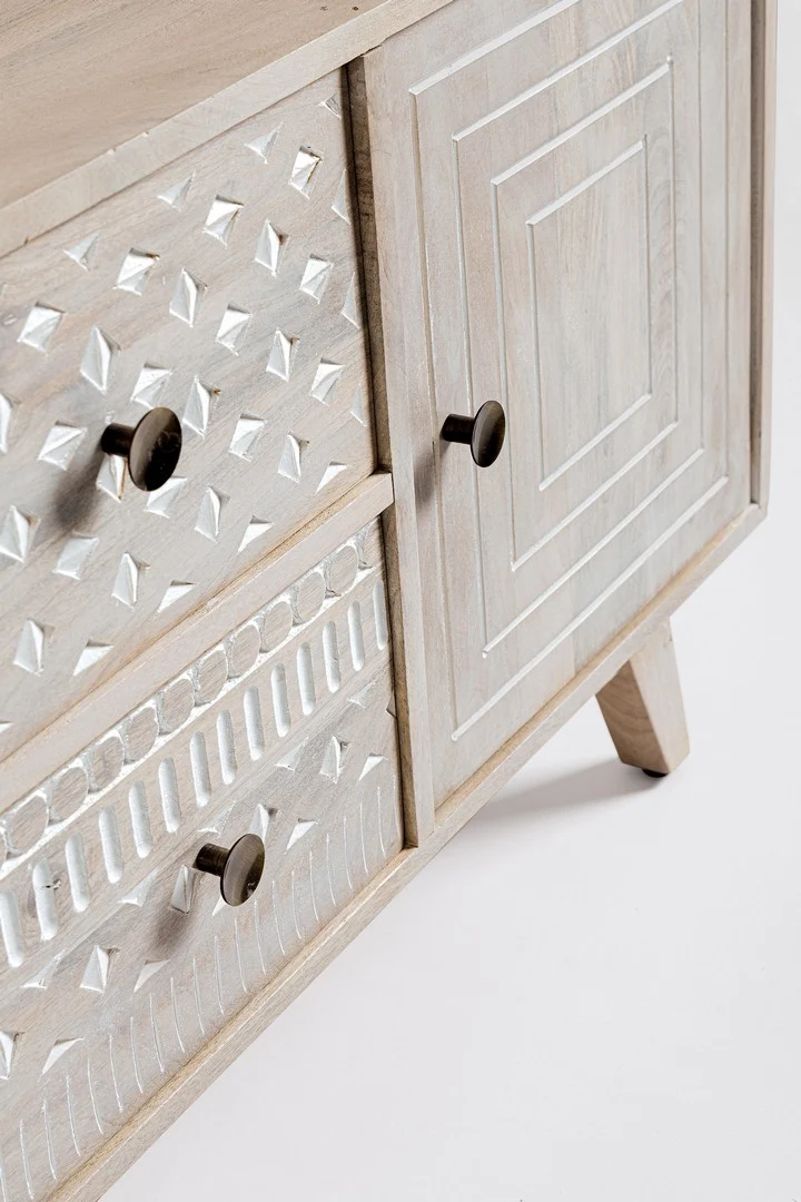 Credenza "Indira" con struttura in legno di mango, schienale in mdf, decorazioni fatte a mano