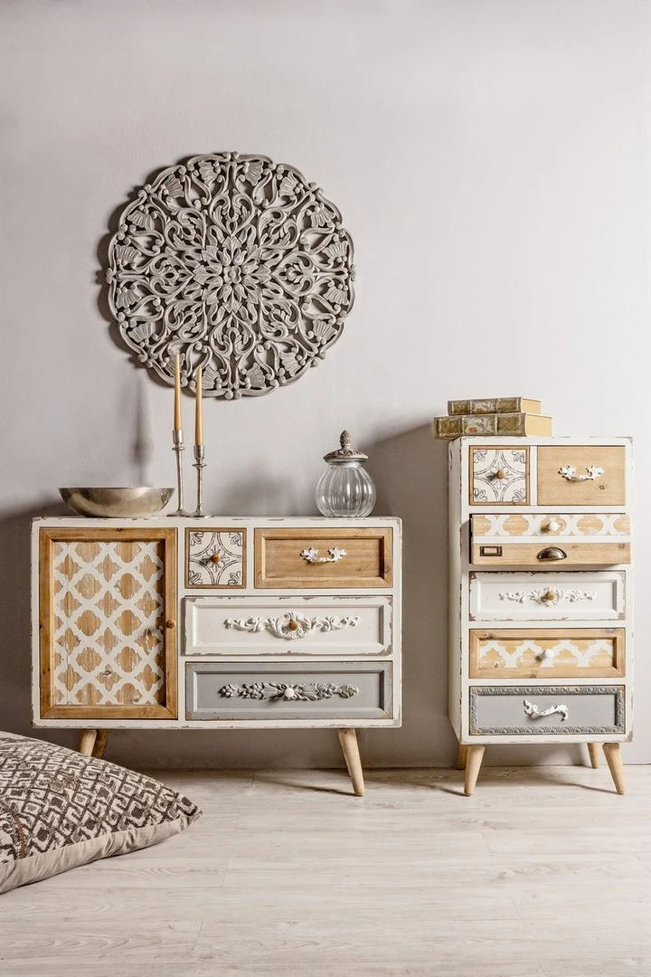 Credenza "Aurelie", 1 anta e 4 cassetti, con struttura in legno di abete, stile classico