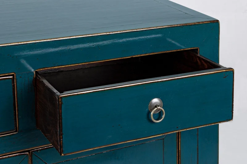 Credenza "Jinan", struttura in legno di olmo riciclato, con finitura lucida, maniglie in rame