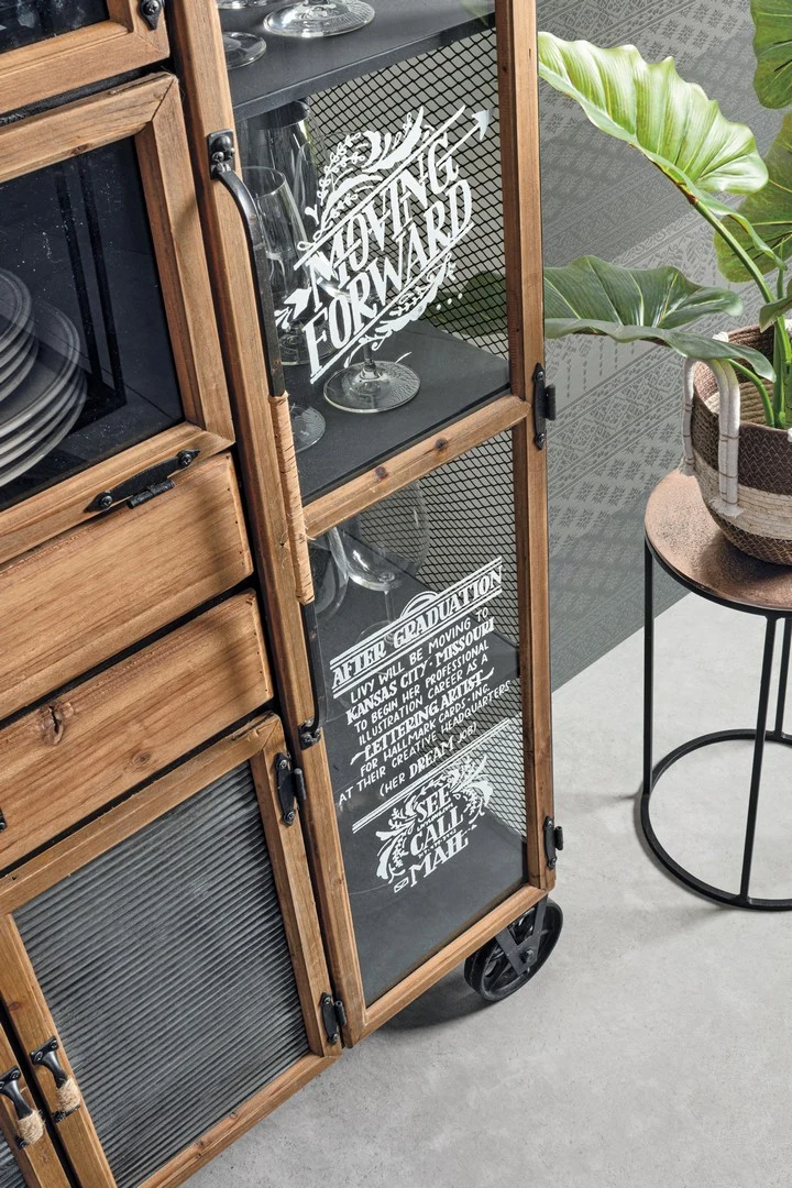 Credenza "Liverpool" con struttura e cassetti in acciaio, stile industriale
