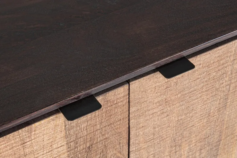Credenza "Gunter" con struttura in legno di mango, finitura con vernice, stile moderno