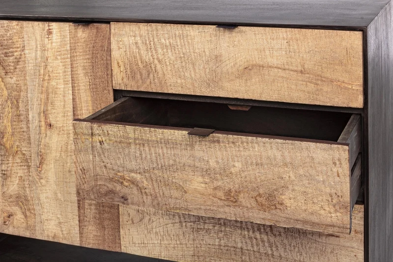 Credenza "Gunter" con struttura in legno di mango, finitura con vernice, stile moderno