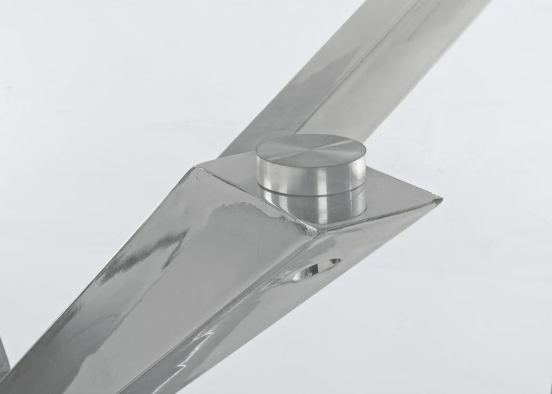 Tavolo May con gambe in acciaio, piano in vetro temperato spessore 10mm