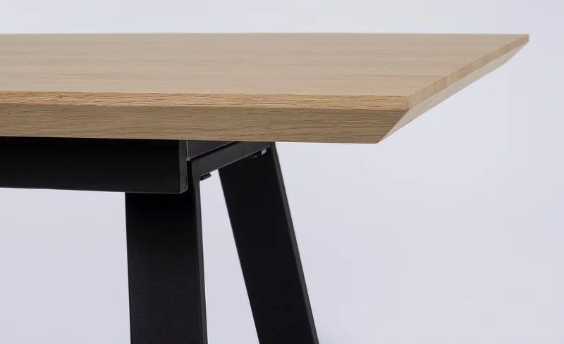 Tavolo allungabile Collins con struttura in acciaio, piano in mdf da 160-200 x 90 cm