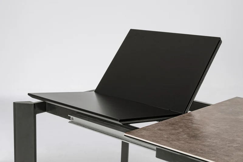 Tavolo "Briva" allungabile rettangolare con piano in ceramica e supporto in mdf