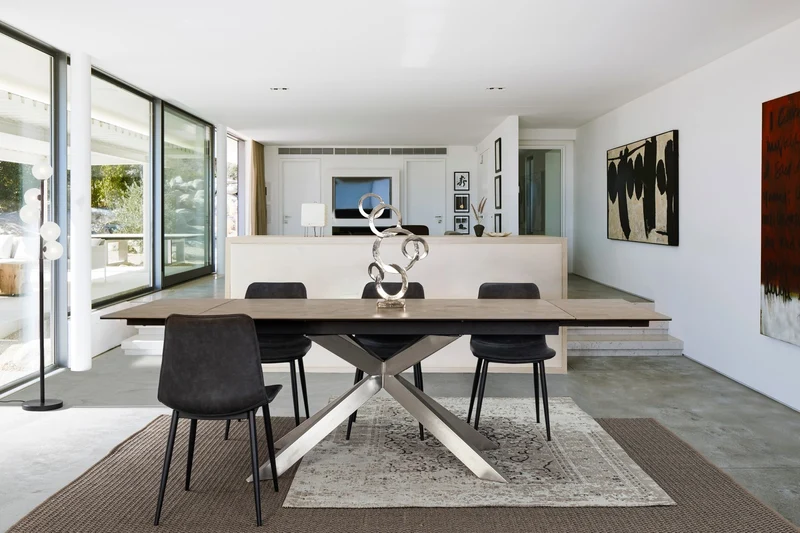Tavolo Arzachel allungabile rettangolare con piano in ceramica con supporto in vetro temperato da 240 x 90cm