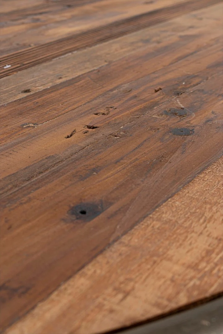 Tavolo espositore con ripiano in legno di abete, struttura e tetto in acciaio, ruote in gomma