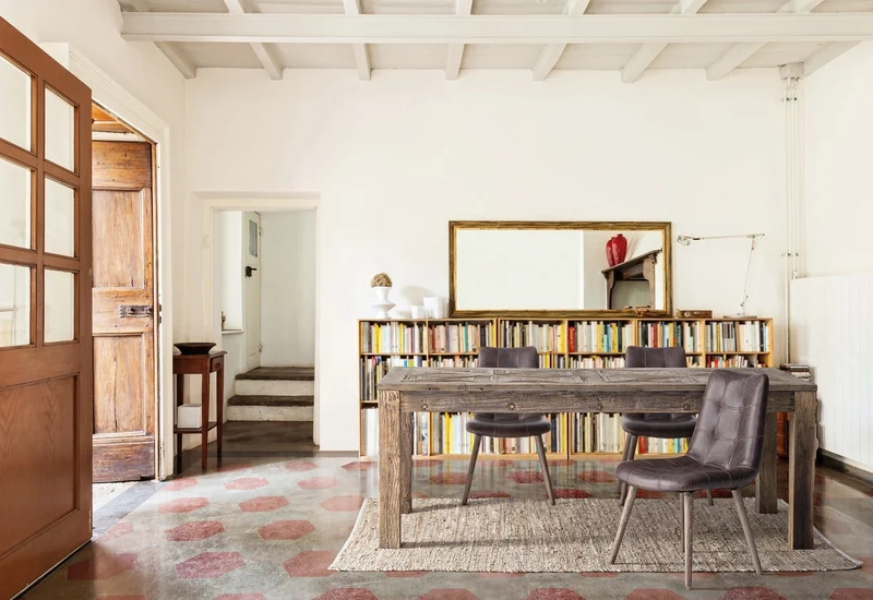 Tavolo Kaily rettangolare, con gambe, piano con lavorazione anticata a parquet, stile classico