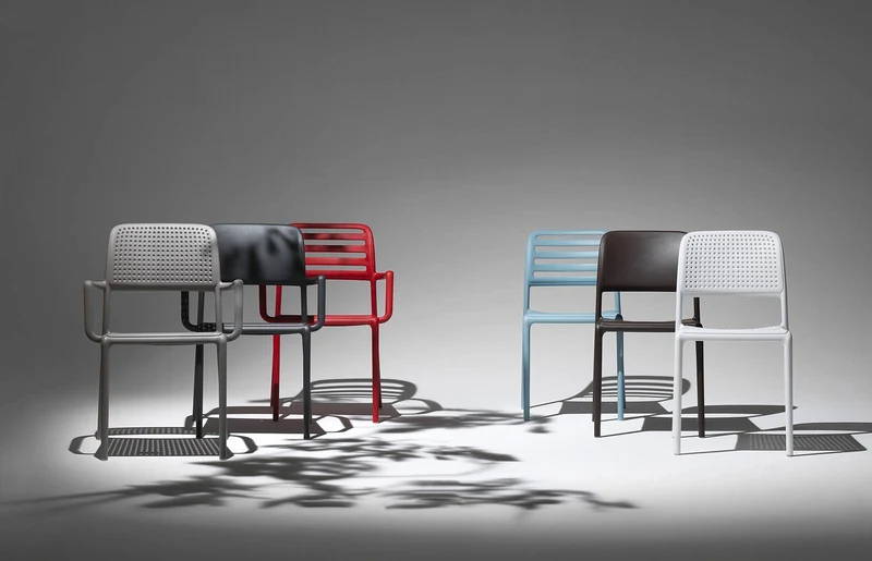 Poltrona "Bora" in fiber-glass per giardino, bar e ristorante "Made in Italy"