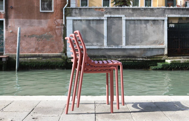 Sedia "Doga Bistrot" in polipropilene fiber-glass per giardino, bar e ristorante "Made in Italy"