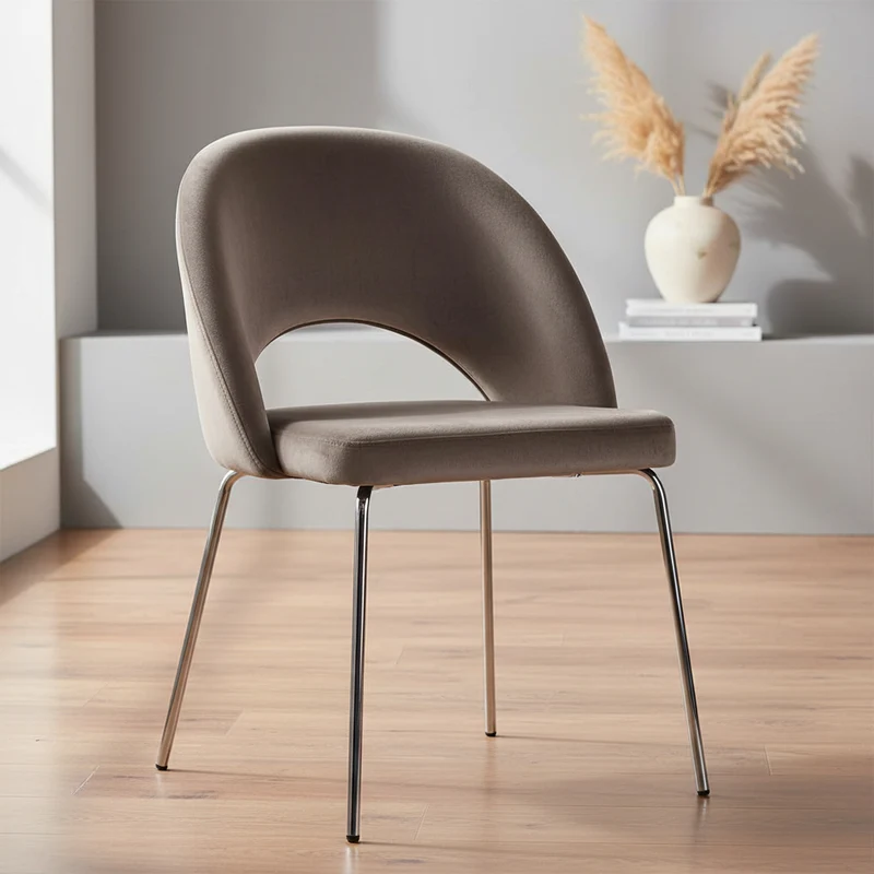 Sedia "Scacchi" in velluto Grigio con gambe Argento h 83 cm arredamento moderno