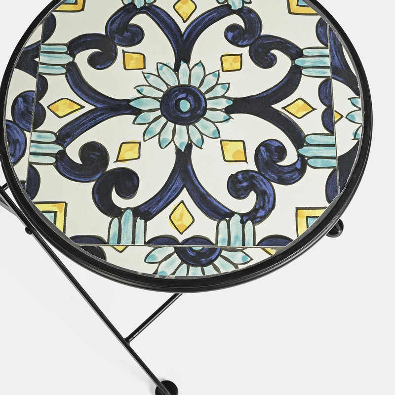 Set "Positano" Tavolino tondo e poltrone con decoro in ceramica per giardino veranda