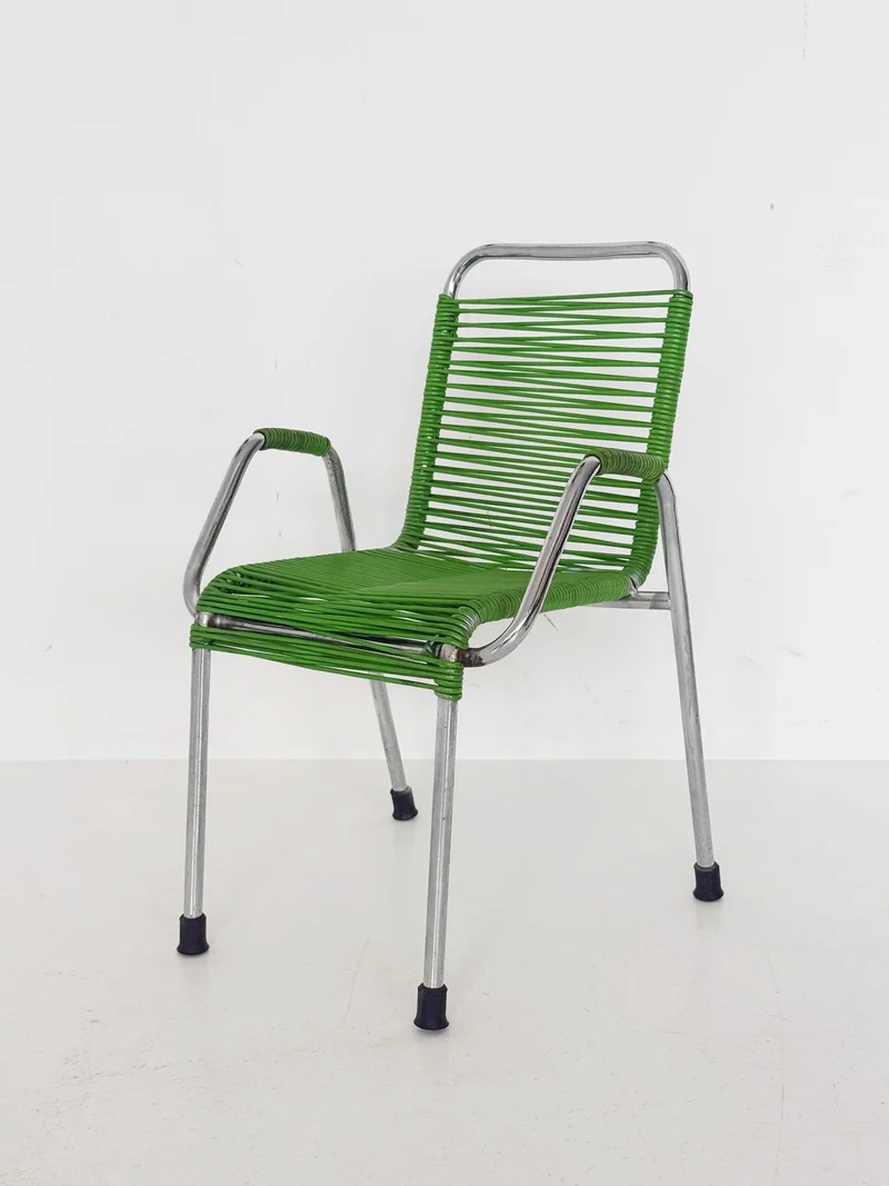 Poltroncina da bambino in tubolare cromato e corda verde — anni ’60/’70