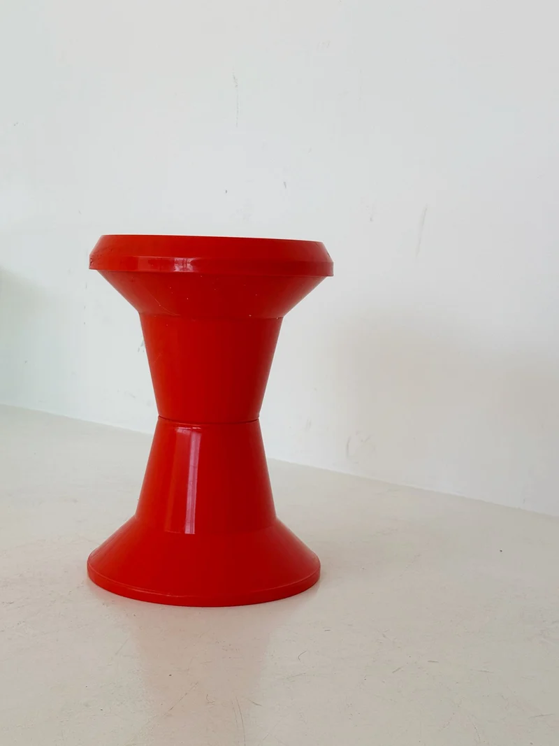 Sgabello/Tavolino Giganplast Pop Arancione – Italia, anni '70