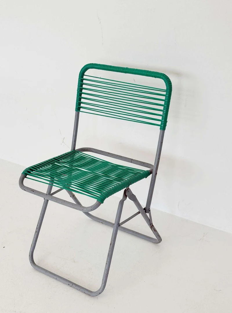 Sedia pieghevole per bambini in metallo e filo plastico intrecciato, anni '60/'70