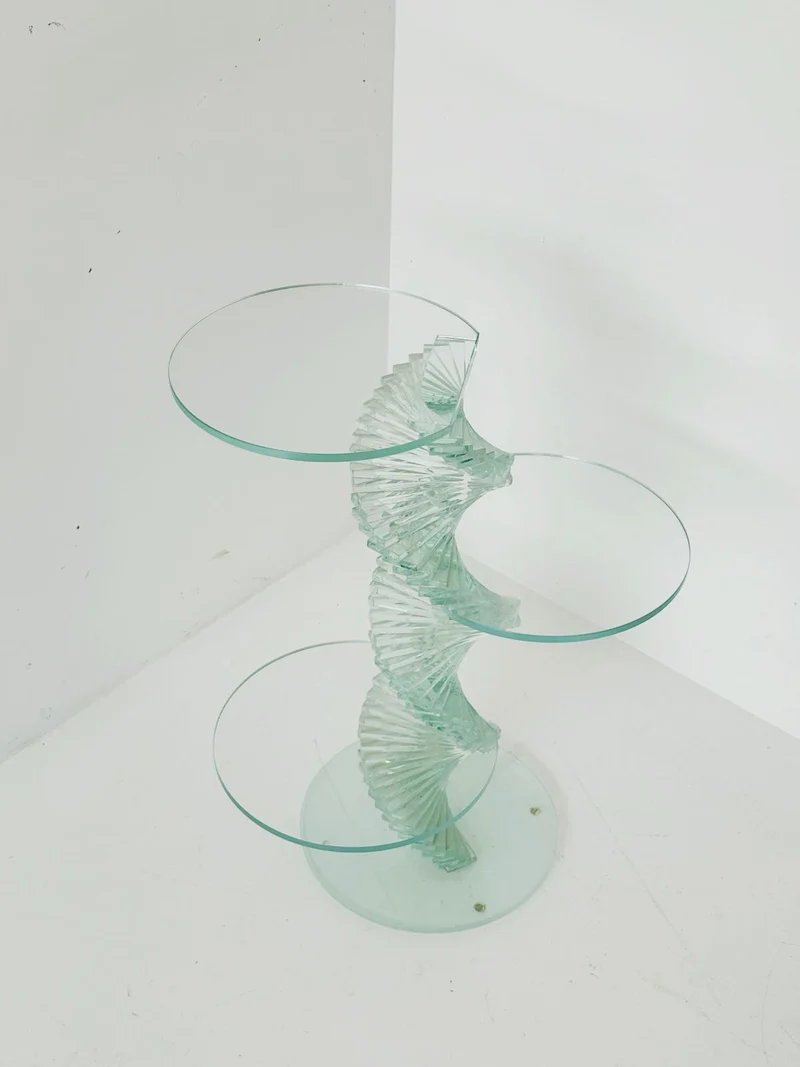 Tavolino scultoreo in vetro laminato - Anni '70/'80