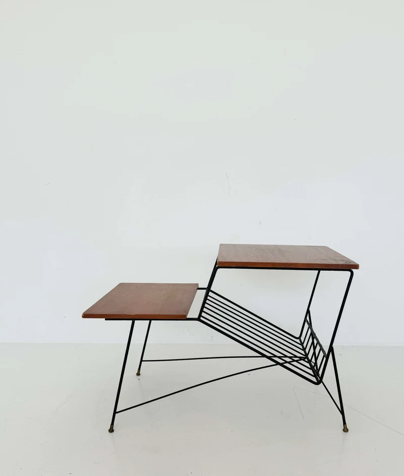 Tavolino da salotto con portariviste degli anni '60