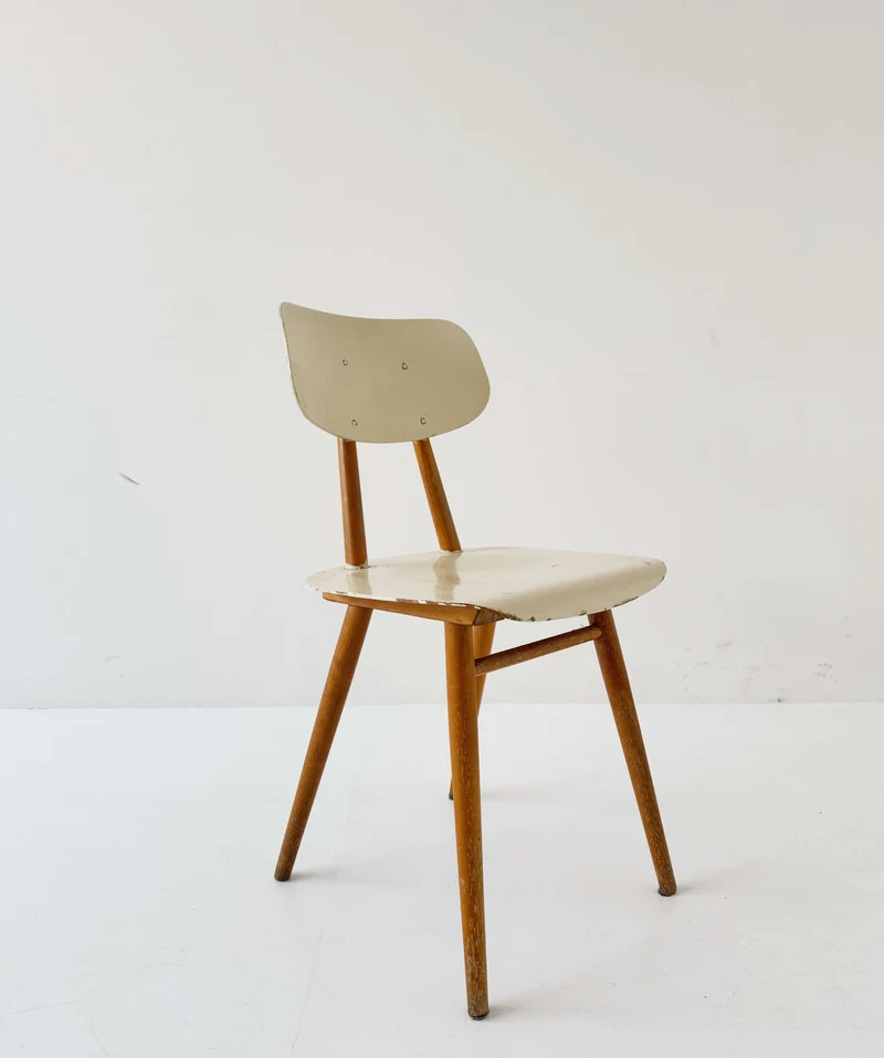 sedia in legno degli anni '50-'60