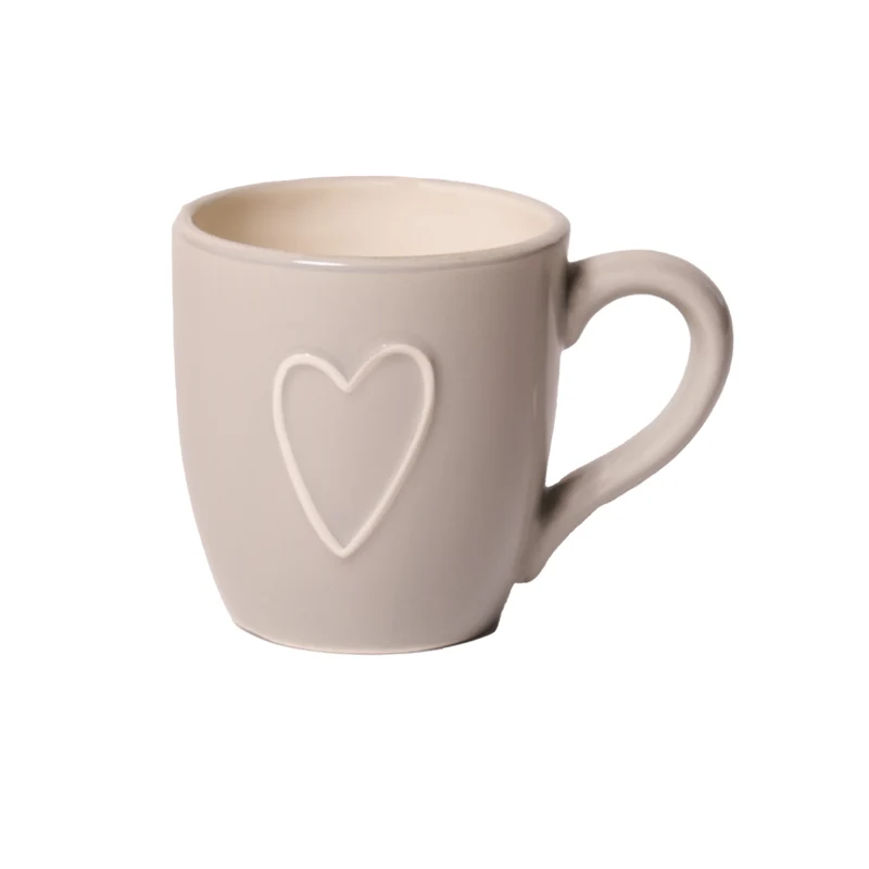 Mug grigia in ceramica con rilievo a forma di cuore