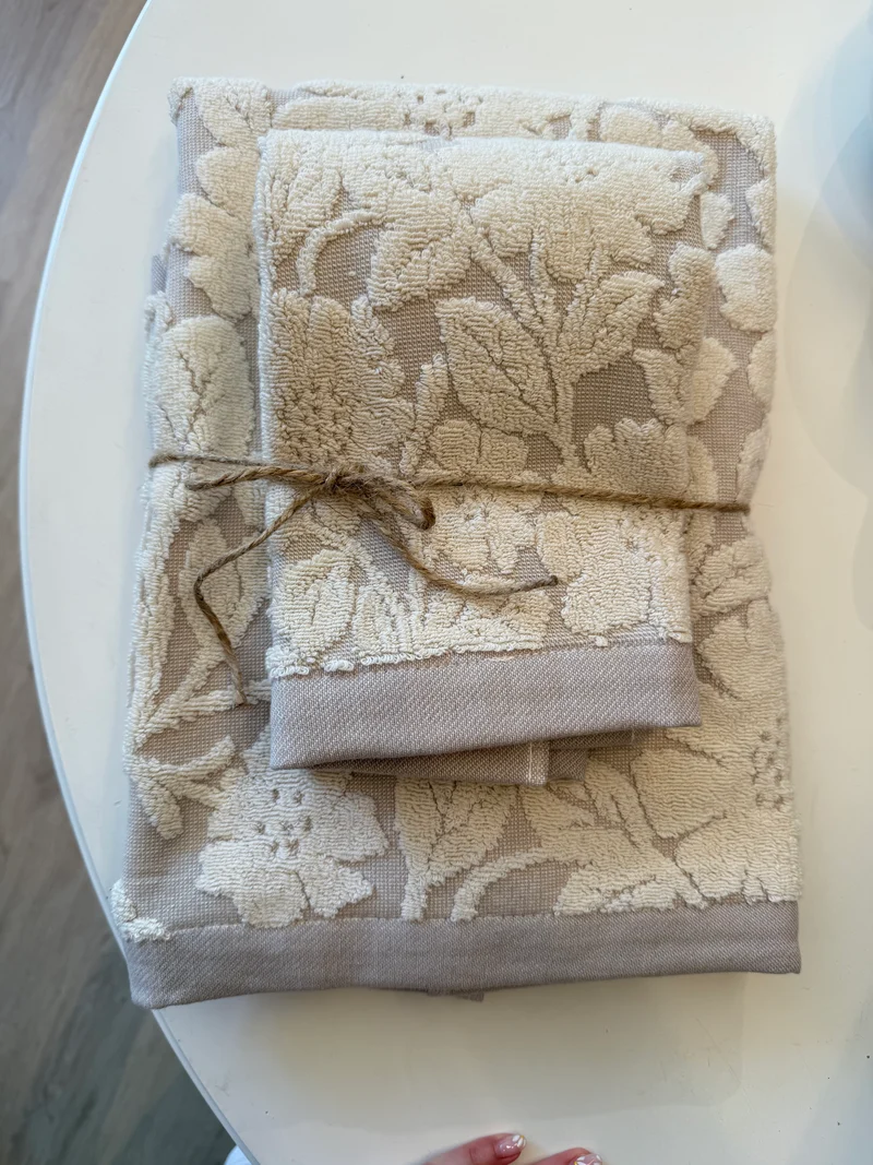 Coppia di asciugamani - Jacquard con fiori tortora e bianco
