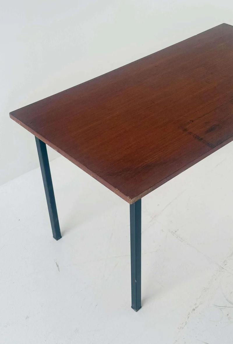 Tavolino modernista in legno e metallo, Italia, anni 60 circa